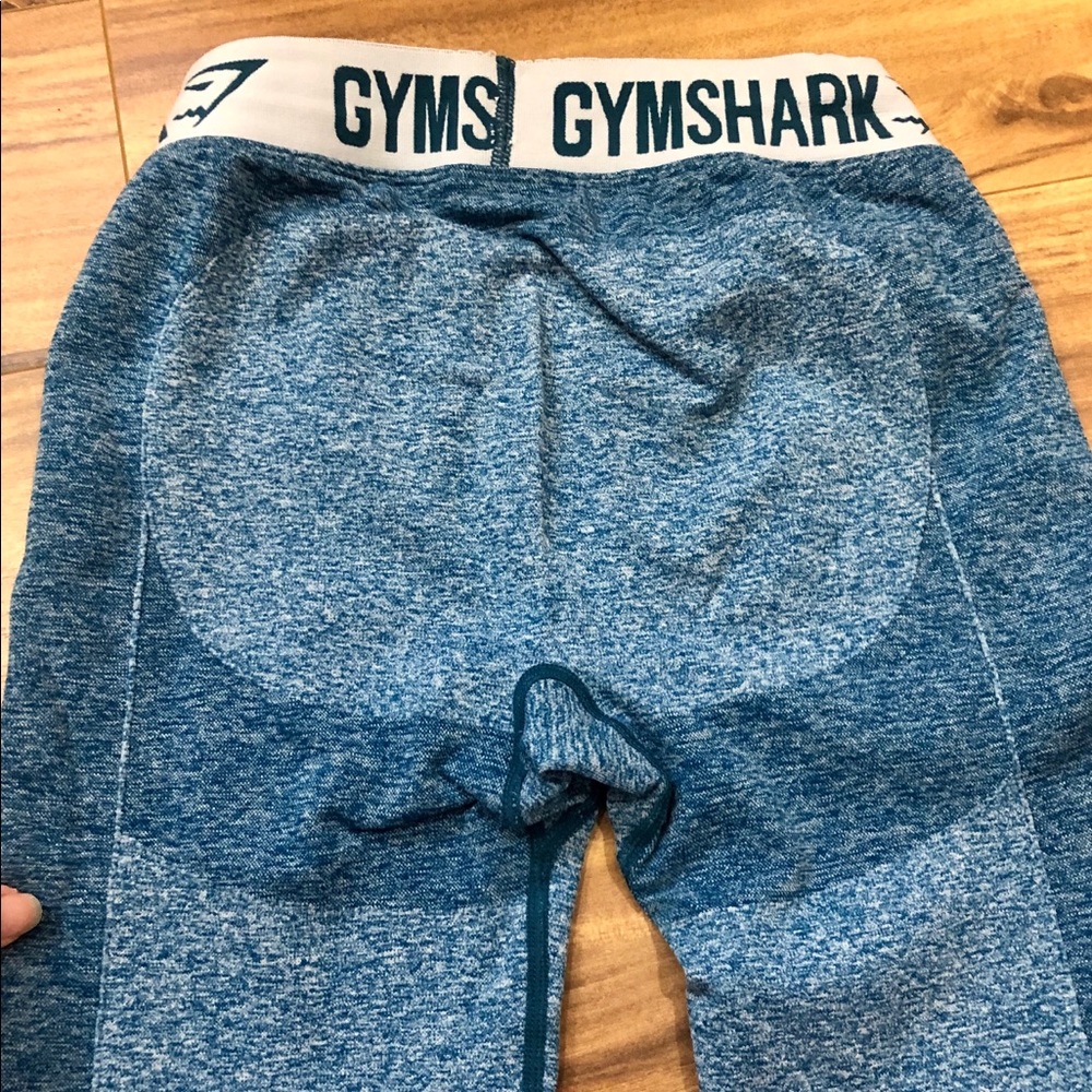 Women’s gym shark flex leggings